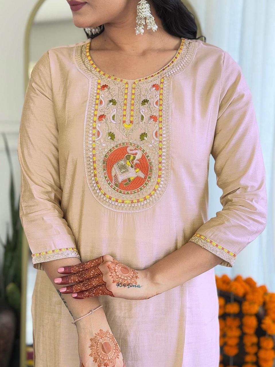New Roman Fabric beautiful Suit Set - Multi - image_04_4ed8f0b38b92.jpg