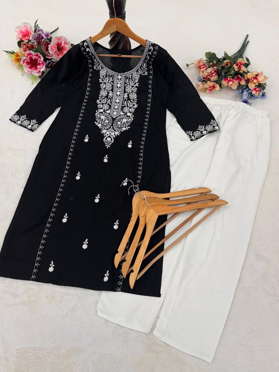 Presenting New Roman Fabric beautiful suit set - Black - image_02_51d39f682f9a.jpg