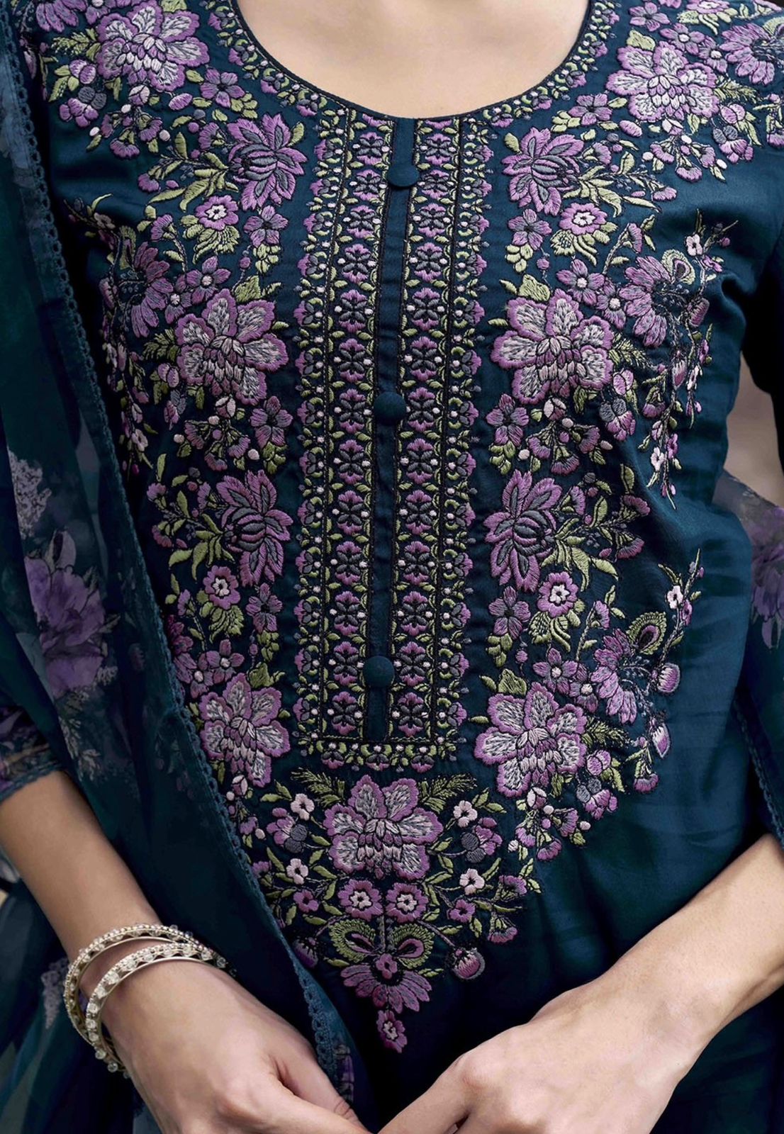 Presenting New Roman Fabric beautiful suit set - Blue - image_03_3a920fcb2a6c.jpg